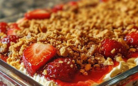 Strawberry Crunch Cheesecake Delight Recipe