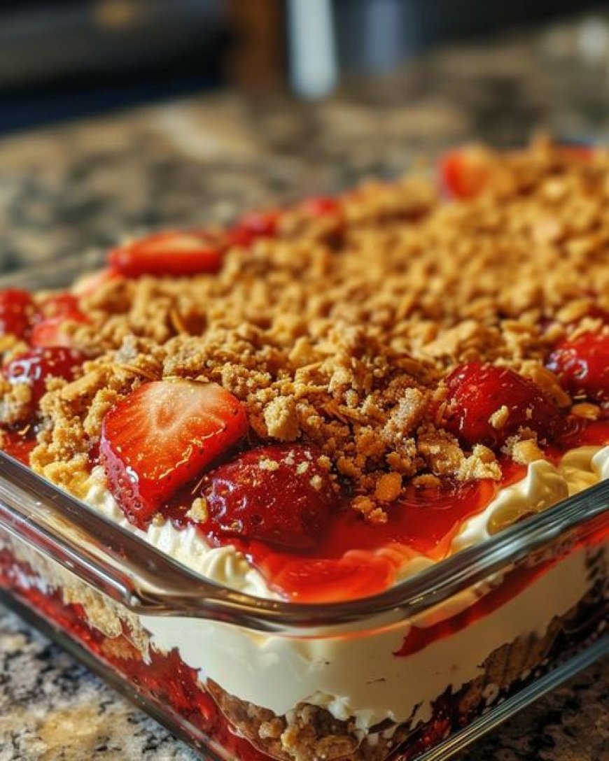 Strawberry Crunch Cheesecake Delight Ingredients