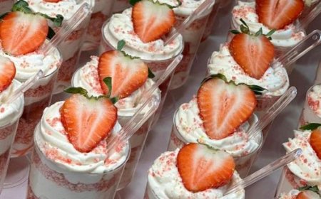 Strawberry Crunch Cheesecake Shooters Recipe